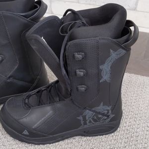 Men's size 10 K2 snowboarding boots